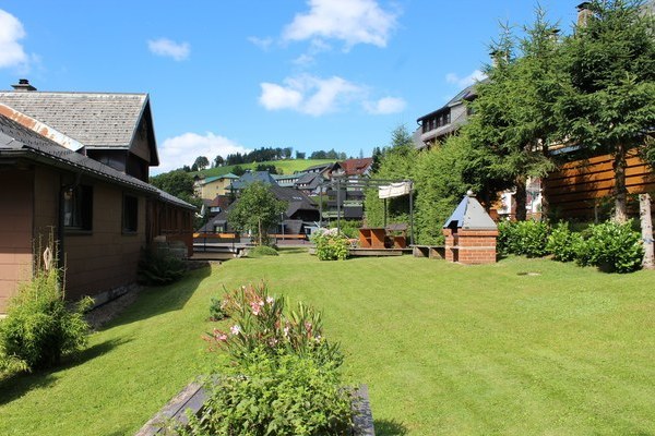 Unser gro�z�giger Garten auf dem Connerhof